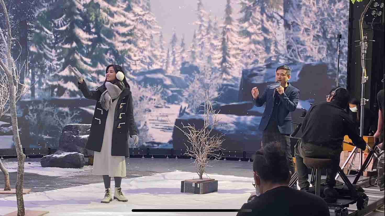 彩霸王以ALED先进显屏技术，，，，与金马奖视觉特效团队“再现影像”携手合作打造LED虚拟摄影棚，，，，提供沉浸式表演体验，，，并精简拍摄成本与时间